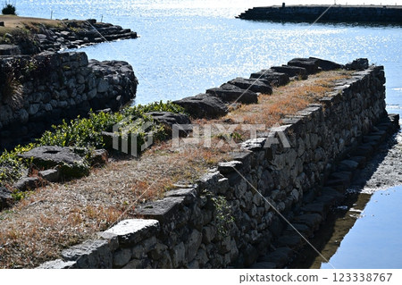 大村藩船庫遺跡（長崎縣大村市：串島城船庫遺跡） 123338767