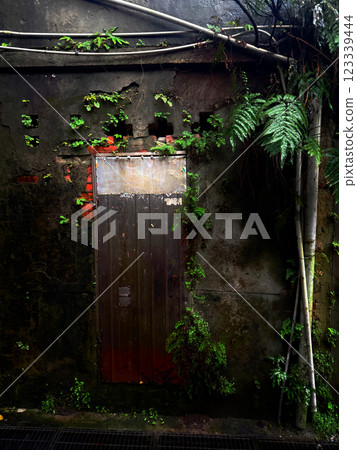 台灣旅遊!九份雨中的街道 台灣旅遊!九份雨中的街道 123339444