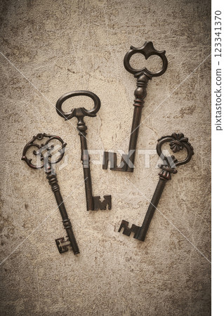 四種古董鑰匙 123341370