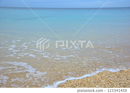 <沖繩縣> 珊瑚碎片被沖上沖繩海灘 123341450