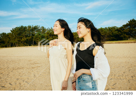 Woman looking at the summer sea 123341999