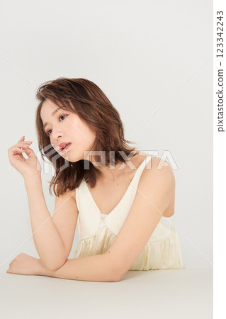 可愛的女人與美容化妝 123342243