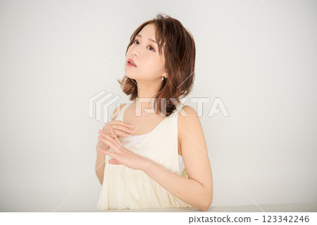 Cute woman with beauty makeup 123342246