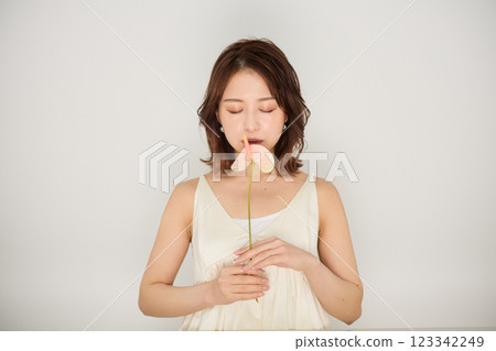 可愛的女人與美容化妝 可愛的女人與美容化妝 123342249