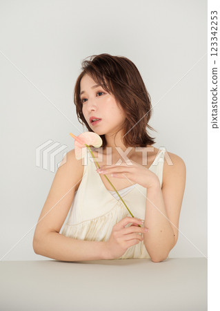 Cute woman with beauty makeup 123342253