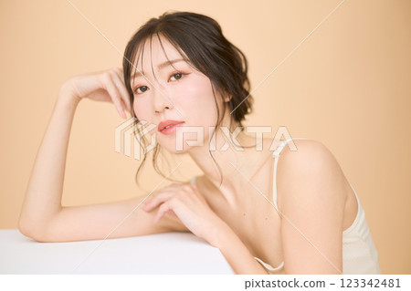 美女肖像 123342481