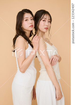 美女肖像 123342497