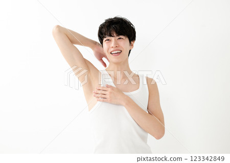 微笑的男人，腋毛去除，美容 123342849