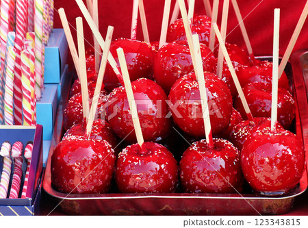 Caramelized apples 123343815