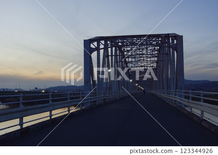 Scenery of Kasumi Bridge and Takahashi River: Iron bridge at dusk and the first star Scenery of Kasumi Bridge and Takahashi River: Iron bridge at dusk and the first star 123344926