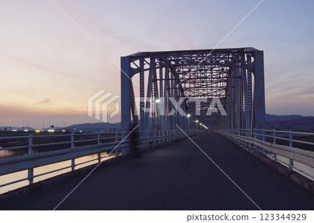 霞橋與高橋川的風景:黃昏的鐵橋與第一顆星星 霞橋與高橋川的風景:黃昏的鐵橋與第一顆星星 123344929