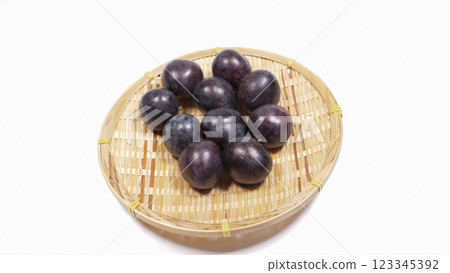 prune  123345392