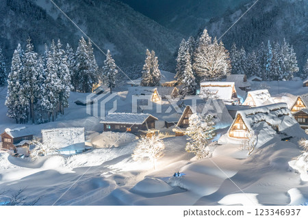 Gokayama Ainokura Gassho-style Village Winter Illumination 123346937