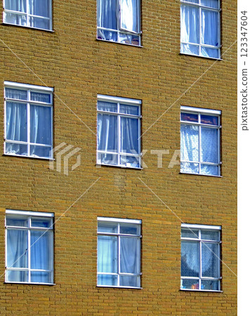 Neighbourhood 123347604