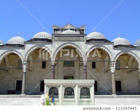 Mosque front 123347945