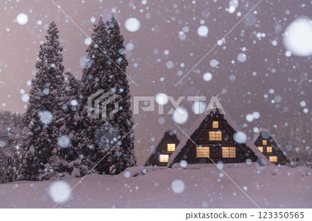 《岐阜縣》積雪的白川鄉/冬季合掌祖村 123350565