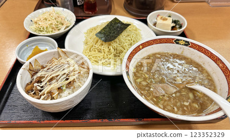 餐廳菜單（拉麵店的迷你沾麵） 123352329