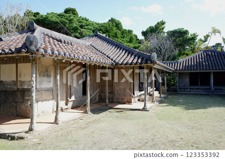 沖繩縣伊是名島布刈家住宅 123353392