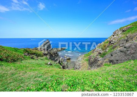 石垣島岡崎的美麗海洋與岩石風景 123353867