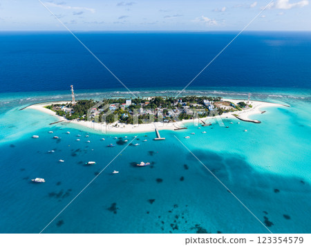 View of Fulidhoo island in the Maldives 123354579