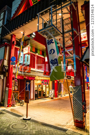 Asakusa street view in Tokyo, Japan Asakusa street view in Tokyo, Japan 123354614