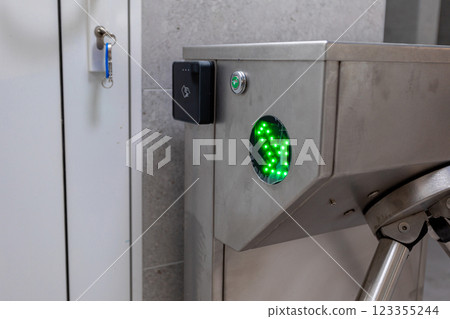 Secure Turnstile Featuring a Green Indicator Light for Enhanced User Experience and Safety Secure Turnstile Featuring a Green Indicator Light for Enhanced User Experience and Safety 123355244