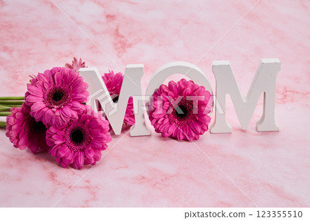Happy mothers day. Mom Floral Typography 123355510