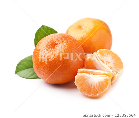 Sweet tangerine with leaves on white backgrounds 123355564