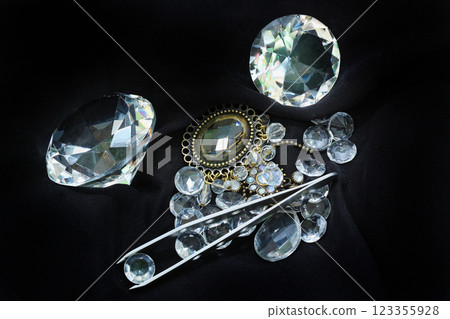 Sparkling diamond pile tweezers Sparkling diamond pile tweezers 123355928