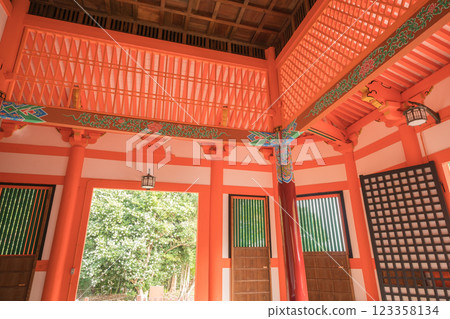 拍攝京都府八幡市朱紅色的八角堂 123358134