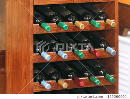 Wine bottle shelf 123360031