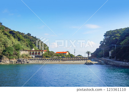 Deep island 123361110