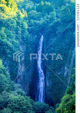 Shakedown waterfall Shakedown waterfall 123361122