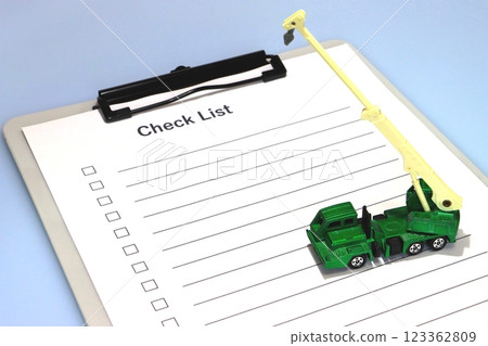 Operational inspection (checklist and crane image) Operational inspection (checklist and crane image) 123362809