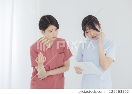 醫護人員、醫生、護士、護理人員、醫療管理人員 醫護人員、醫生、護士、護理人員、醫療管理人員 123363562