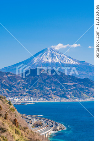 [Shizuoka Prefecture] Mount Fuji as seen from Satta Pass, a difficult spot on the Tokaido 123363668