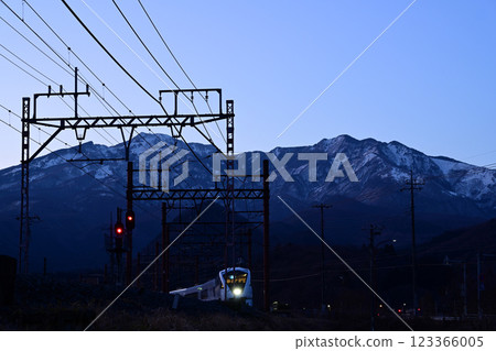 Tobu Nikko Limited Express Spacia X12 departing at 17:44 123366005