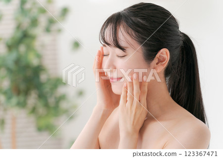 年輕女性的美麗形象 年輕女性的美麗形象 123367471