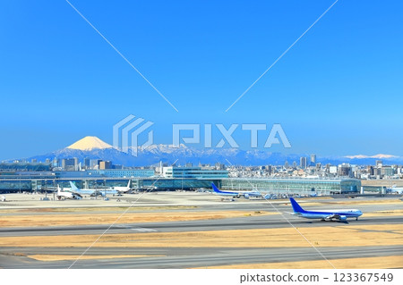 [Tokyo] Tokyo International Airport terminal and Mt. Fuji on a clear day 123367549