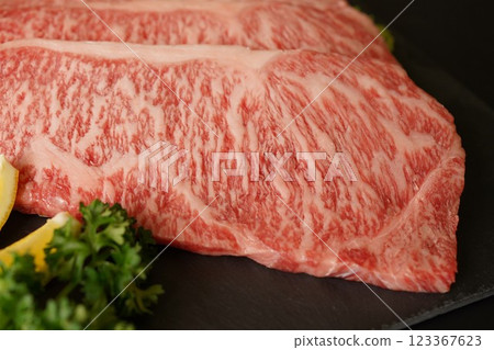 黑毛和牛牛肉沙朗牛排 黑毛和牛牛肉沙朗牛排 123367623