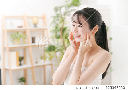 年輕女性的美麗形象 年輕女性的美麗形象 123367630