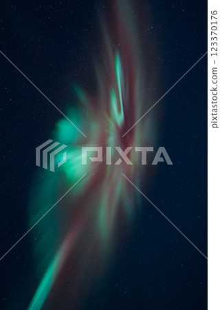 耶洛奈夫的壯麗極光景觀 123370176
