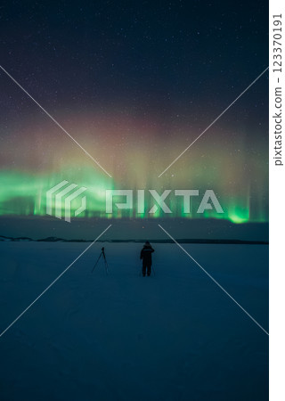 耶洛奈夫的壯麗極光景觀 123370191