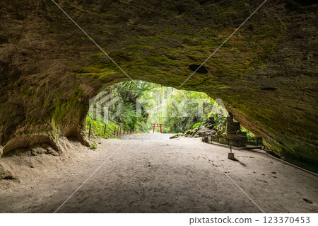 位於鹿兒島縣曾尾市的神祕之地-溝口洞窟 位於鹿兒島縣曾尾市的神祕之地-溝口洞窟 123370453