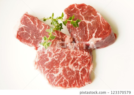 烤牛腩排 123370579