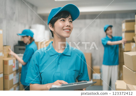 Women's empowerment in the logistics industry 123372412