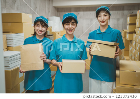 Women's empowerment in the logistics industry 123372430