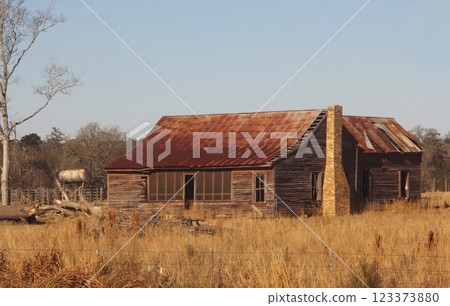 Abandoned Cabin Near Alto Texas. Rural East Texas Abandoned Cabin Near Alto Texas. Rural East Texas 123373880