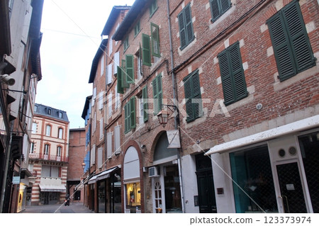 Old town of Albi, France with red bricks Old town of Albi, France with red bricks 123373974