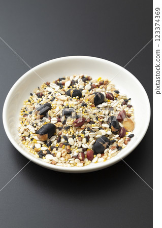 小米黑色背景 123374369